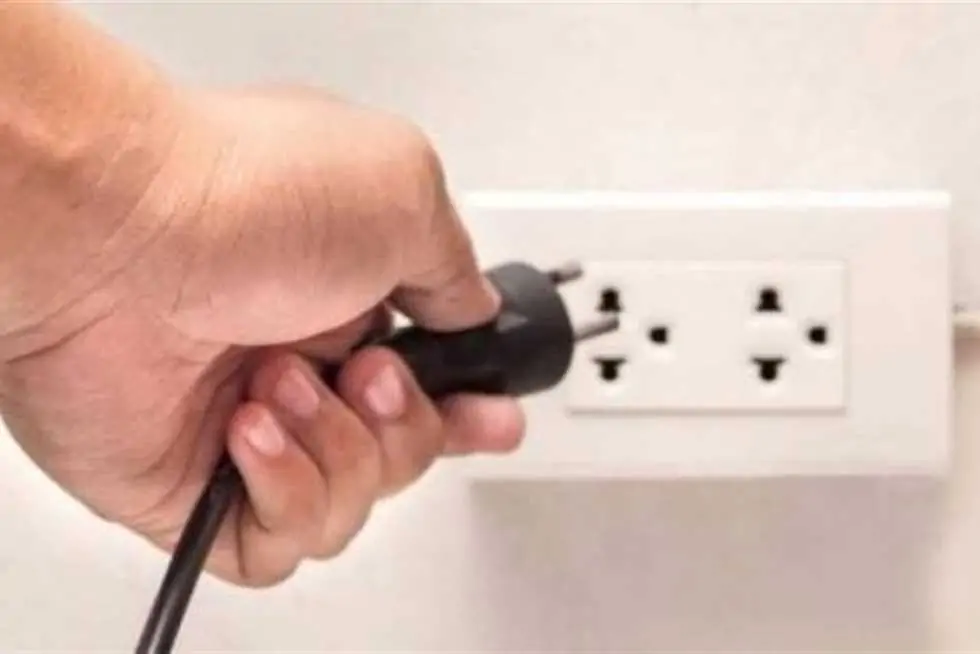 الأجهزة هتتحرق.. 3 مؤشرات تحذيرية تكشف ضعف الكهرباء في منزلك