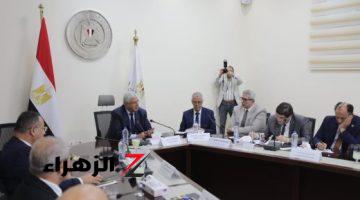 وزير التعليم العالى يناقش اللائحة الداخلية الموحدة لتنظيم الجامعات الأهلية