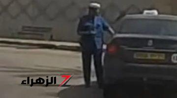 شهامة الجزائريين| فيديو شرطية جزائرية يشعل مواقع التواصل الإجتماعي.. سائح فرنسي سألها فأدهشته