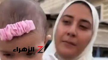 فلسطينية تحرص على تطعيم أبنائها ضد شلل الأطفال فى غزة.. فيديو