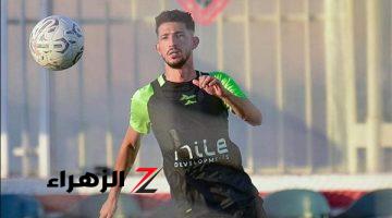 جلسه خاصه بين مدير الكره وفتوح على هامش مران الزمالك