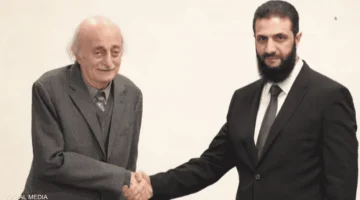 “الجولاني” يلتقي جنبلاط في دمشق ..  ويبلغه:  بشار الأسد هو من قتل رفيق الحريري