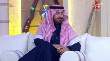 بالفيديو.. “نايف الراجحي”: كنت أعتقد أن يزيد (قعيد) يعرف ألوان الإبل…والمذيع:ولد صغير في السن