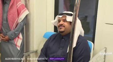 شاهد: نائب أمير الرياض يشارك الركاب والموظفين في أول رحلة لقطار الرياض