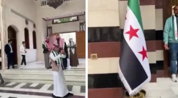 “على صوت عبدالباسط الساروت”.. شاهد.. الاحتفال برفع علم الحكومة السورية الجديدة داخل مقر السفارة السورية في الرياض