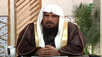 ما حكم رفع المرأة شعرها كعكة على رأسها؟.. بالفيديو: الشيخ “الخثلان” يجيب