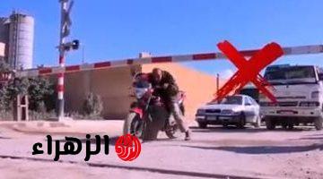 وزارة النقل تحذر من اقتحام مزلقانات القطارات وإلقاء المخلفات على القضبان