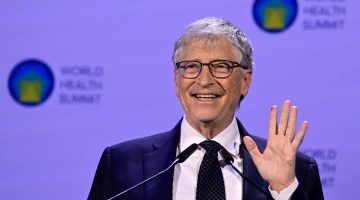 بيل غيتس: هذه الوظيفة التي لن يحل محلها الذكاء الاصطناعي حتى بعد 100 عام