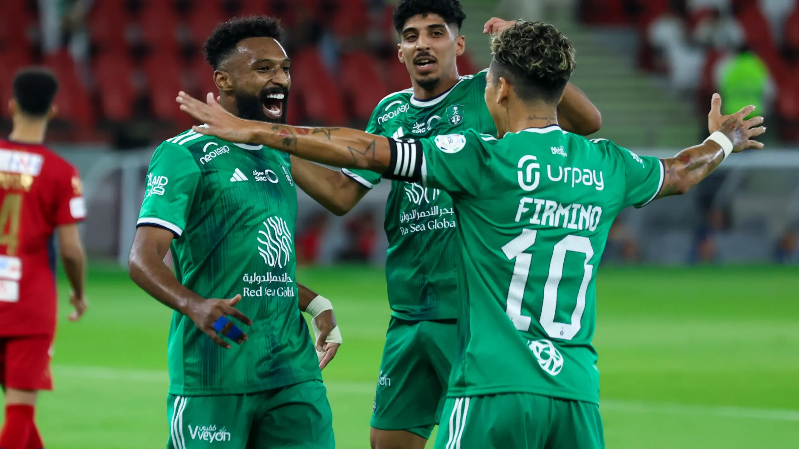 الشـوط الثـاني نـاري: Al Ahli vs Al Taawoun قنـاة ببـلاش تبث مباراة الاهلي ضد التعاون في دوري روشن السعودي 2026 بصـوت المعلق خـالد المديفـر 6 مباراة كومو ضد الاهلي السعودي