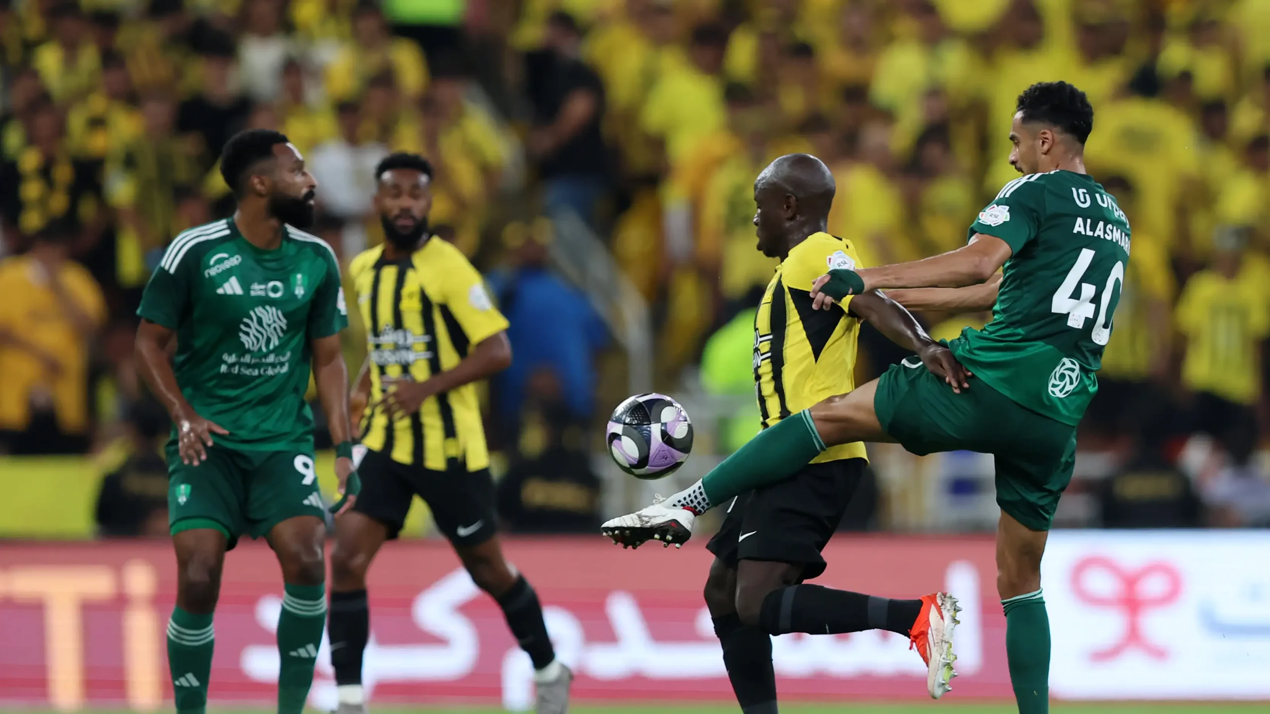 al-ittihad vs al-kholood.. ما القناة الناقلة لمباراة الاتحاد ضد الخلود اليوم ومعلق المباراة في دوري روشن السعودي للمحترفين 2026