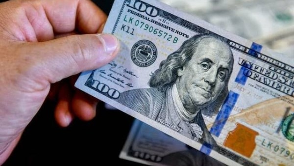 تراجع ملحوظ في 8 بنوك.. سعر الدولار مقابل الجنيه اليوم الجمعة 27 فبراير 2026