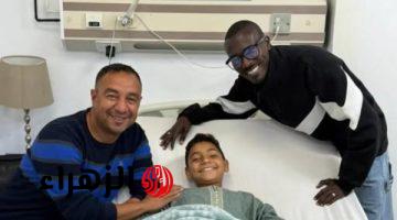 إنبي يطمئن علي يحيي محمد السيد بعد جراحة استئصال الزائدة الدودية
