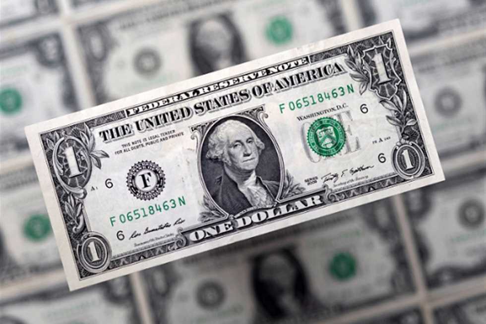 عاجل.. الدولار يكسر حاجز الـ 50 جنيهًا في مصر