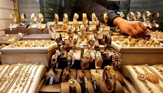 سعر جرام الذهب اليوم الأربعاء في الصاغة.. استقرار حذر يسيطر على الأسعار