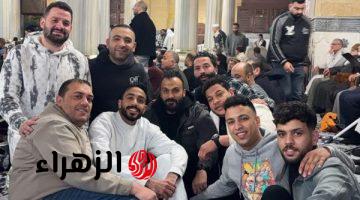 إبراهيم سعيد ينشر صورة مع محمود كهربا في صلاة الفجر بمسجد الحسين