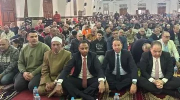 المسجد العباسي يجذب الأهالي لأداء صلاة عيد الفطر في بورسعيد