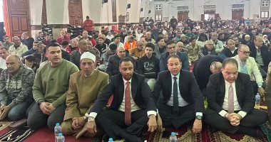 المسجد العباسي يجذب الأهالي لأداء صلاة عيد الفطر في بورسعيد