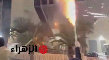 جماهير الترجي تشعل الألعاب النارية أمام فندق بعثة الأهلي برادس قبل القمة القارية