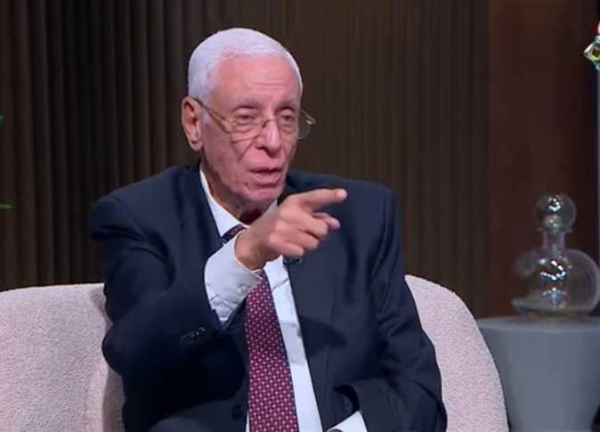 حسام موافي: اصفرار العين جرس إنذار لهذا المرض الخطير