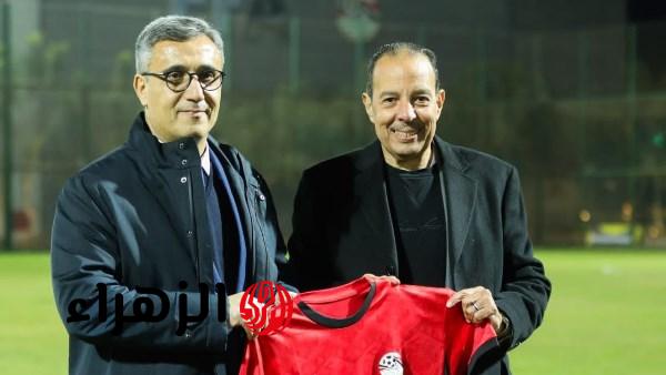 حمادة الشربيني يستقبل سفير الجزائر محمد سفيان براح بمباراة المنتخب النسائية