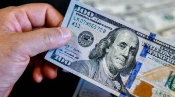الدولار يختتم تعاملات اليوم الأحد على ارتفاع فى كافة البنوك المصرية
