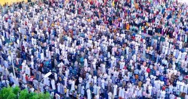 محافظ أسوان يصلي العيد بمسجد النصر وتجهيز 53 ساحة و2164 مسجدا