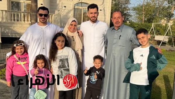 محمود حمدي الونش يحتفل بعيد الفطر مع عائلته في الشرقية بالجلباب