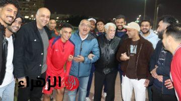 نادي النصر يكرم حسن شحاتة خلال ودية الجزيرة لمتابعة حفيده وناديه الفوز