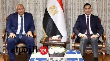 وزير الشباب جوهر نبيل يبحث تطوير المنشآت الرياضية مع محافظ مطروح