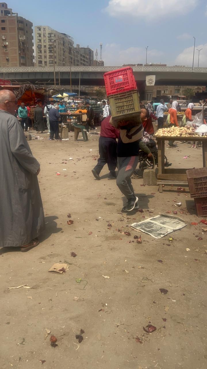 حي عين شمس ينفذ حملات لإخلاء الشوارع من الباعة الجائلين| صور 18 1775589490 893 حي عين شمس ينفذ حملات لإخلاء الشوارع من الباعة الجائلين