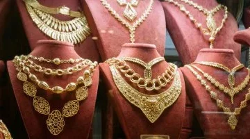 تحديث أسعار الذهب اليوم في مصر: عيار 21 يسجل 7040 جنيهًا متأثرًا بالتوترات