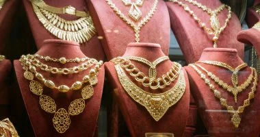 تحديث أسعار الذهب اليوم في مصر: عيار 21 يسجل 7040 جنيهًا متأثرًا بالتوترات