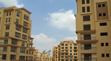 المالية : إعفاء أقارب الدرجة الأولى من ضريبة التصرفات العقارية والرفع الإلكتروني للعقود