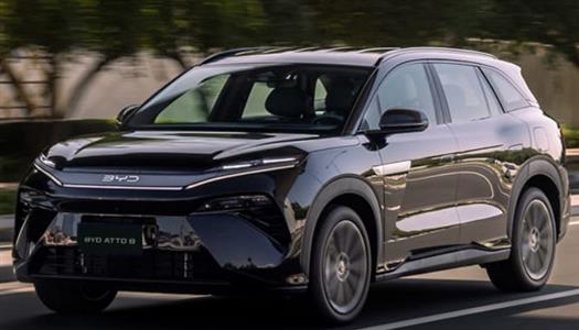 سعر ومواصفات BYD Atto 8 في مصر سيارة عائلية هجينة بتقنيات حديثة واداء قوي ومساحة واسعة تناسب الجميع