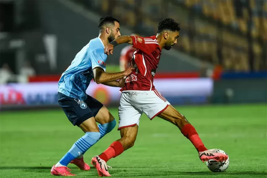 الاهلي ضد بيراميدز.. القنوات الناقلة لقمة الدوري المصري الان بجودة عالية.. بصوت مؤمن حسن
