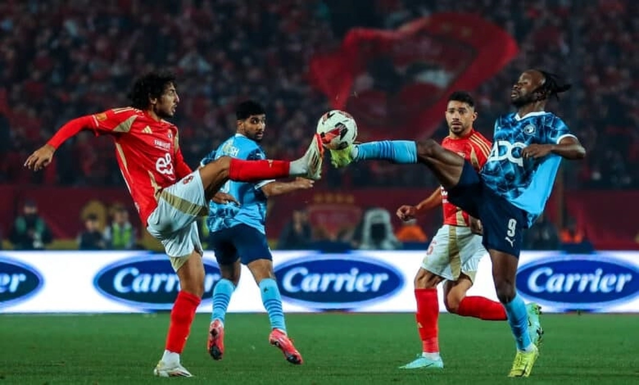 ماتش البطولة.. القنوات المجانية الناقلة بجودة عالية لمباراة الاهلي وبيراميدز في الدوري المصري.. معلق المباراة