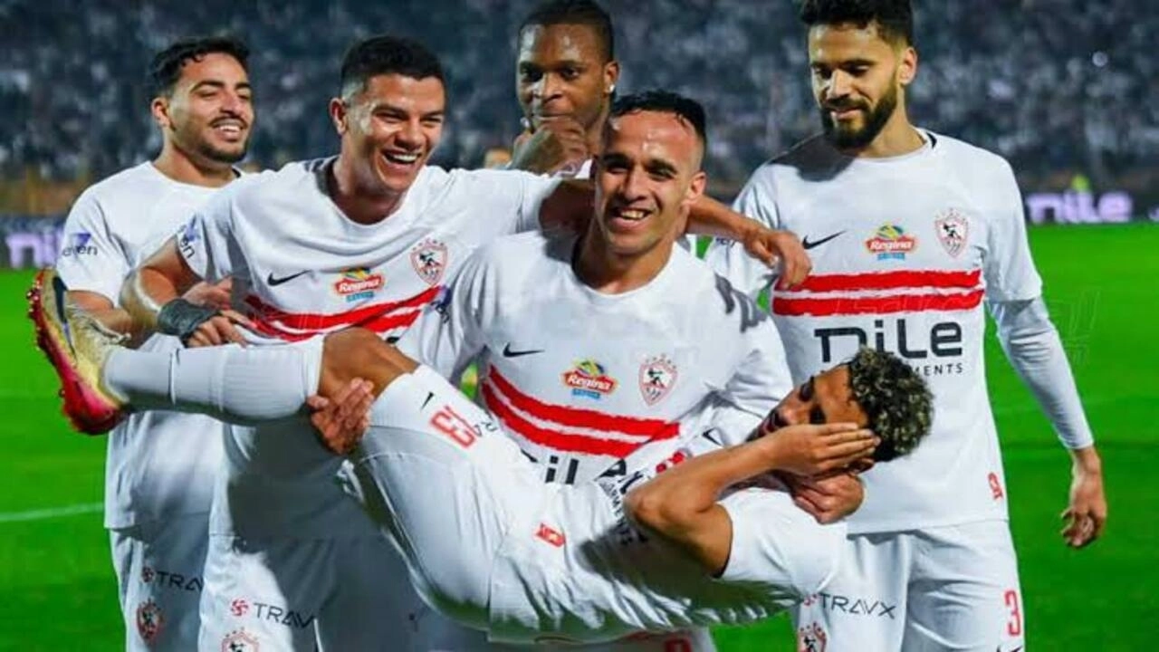 مباراة الزمالك ضد إنبي الشوط الأول.. القنوات الناقلة للمباراة بصوت حاتم بطيشة في الدوري المصري الممتاز zamalek vs enppi