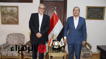 أيمن علي حسن يجتمع بالخبير الإيطالي كريستيانو فلوبي لقيادة منتخب الدراجات للمضمار