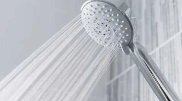 معلومة أول مرة هتعرفها.. لماذا حذر الخبراء من الاستحمام أثناء تشعيل الغسالة؟
