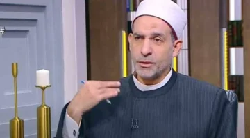هل إكرامية عامل الدليفرى تُحسب صدقة؟.. الإفتاء تحسم الجدل