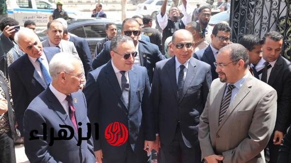 بحضور المحافظ ورئيس الجامعة.. وزير التعليم العالي يفتتح ويتفقد عددا من المشروعات التعليمية والخدمية