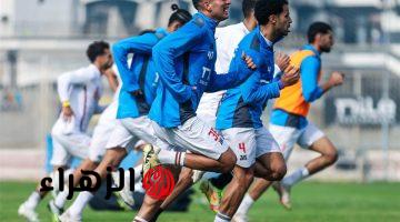 معتمد جمال يحاضر لاعبي الزمالك في الجزائر استعدادا لمواجهة شباب بلوزداد بالكونفدرالية