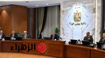 وزير التخطيط يكشف القطاعات المستفيدة من الحرب ويؤكد تواصل تصدر الأسمدة والفاكهة القائمة