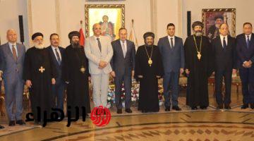 وزير التعليم العالي يزور الكنيسة المرقسية بالإسكندرية ويهنئ الأقباط بعيد القيامة المجيد