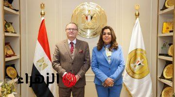وزيرة التنمية المحلية تبحث مع سفير التشيك بالقاهرة مجالات التعاون المشترك