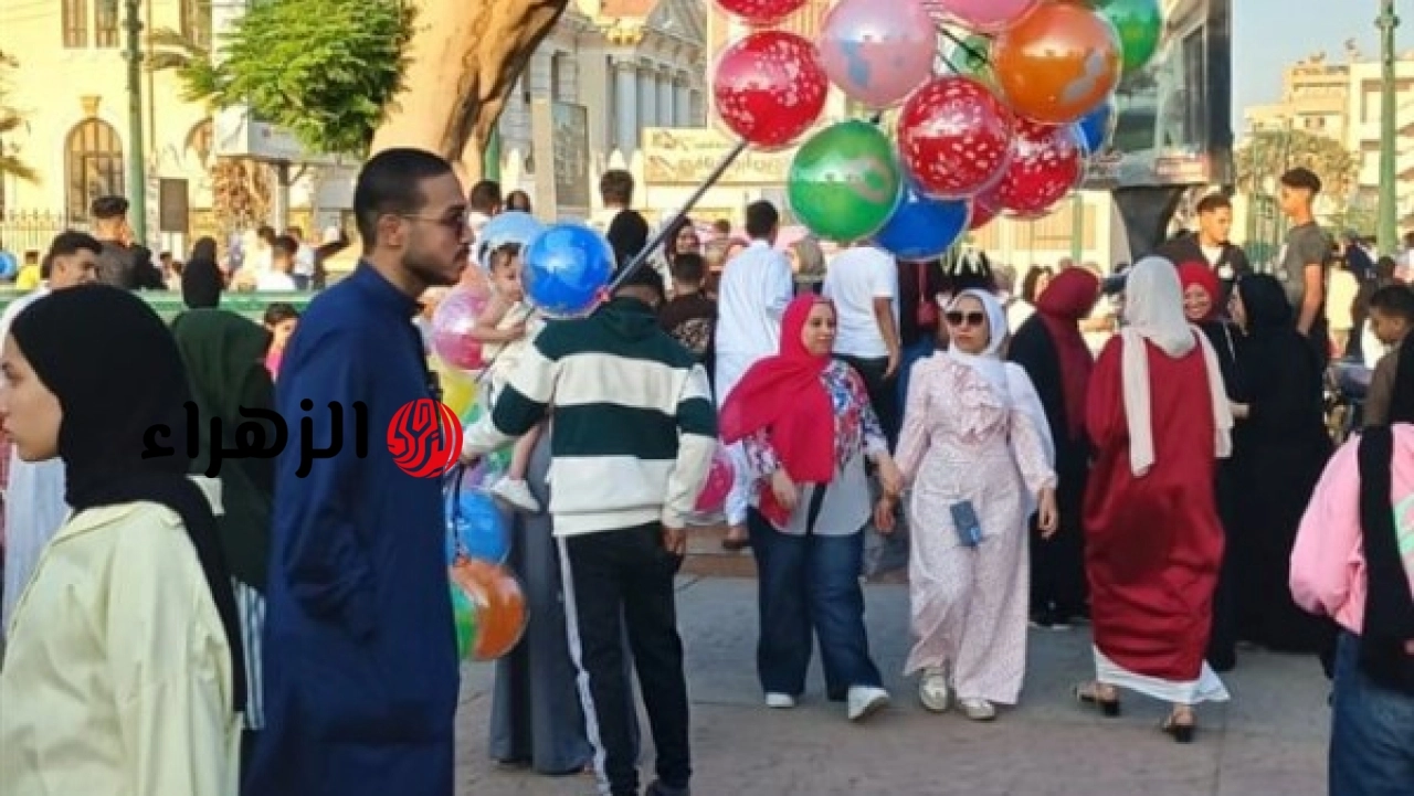 المواطنون يحتفلون بأول أيام عيد الأضحى في الحدائق والمتنزهات