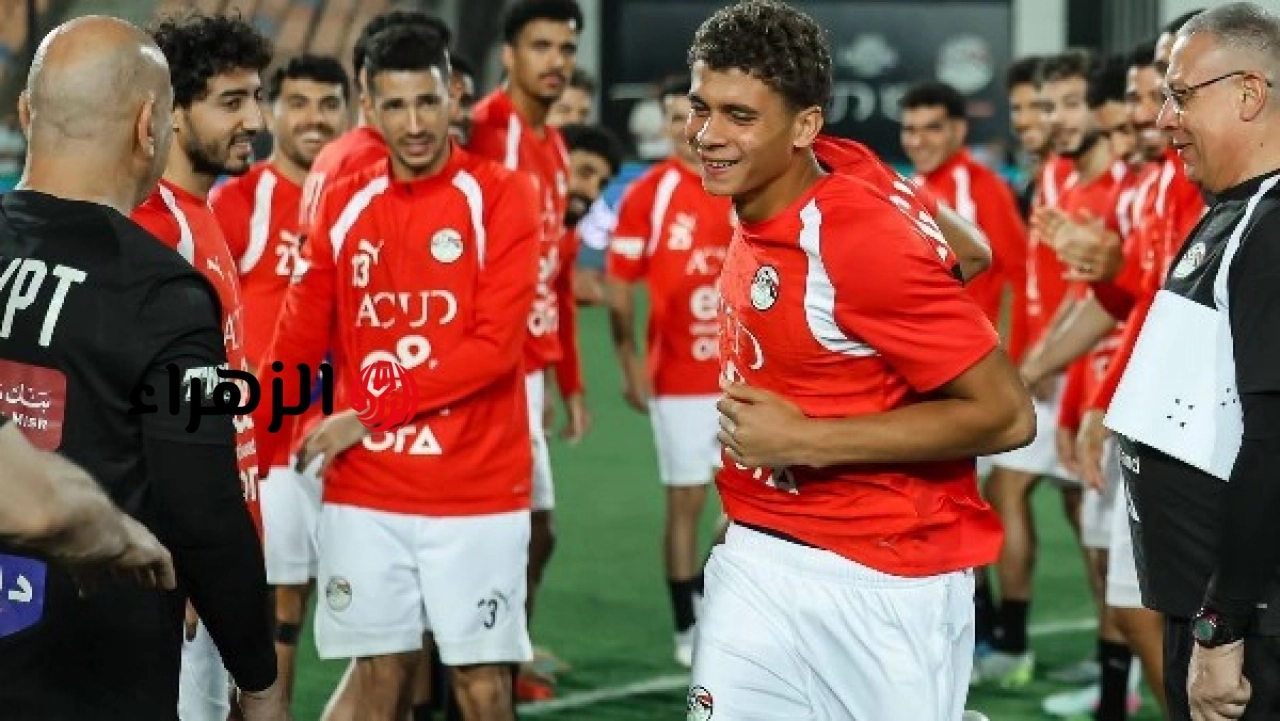 لاعبو منتخب مصر ينظمون ممرا شرفيا للمنضمين الجدد بمعسكر الفراعنة