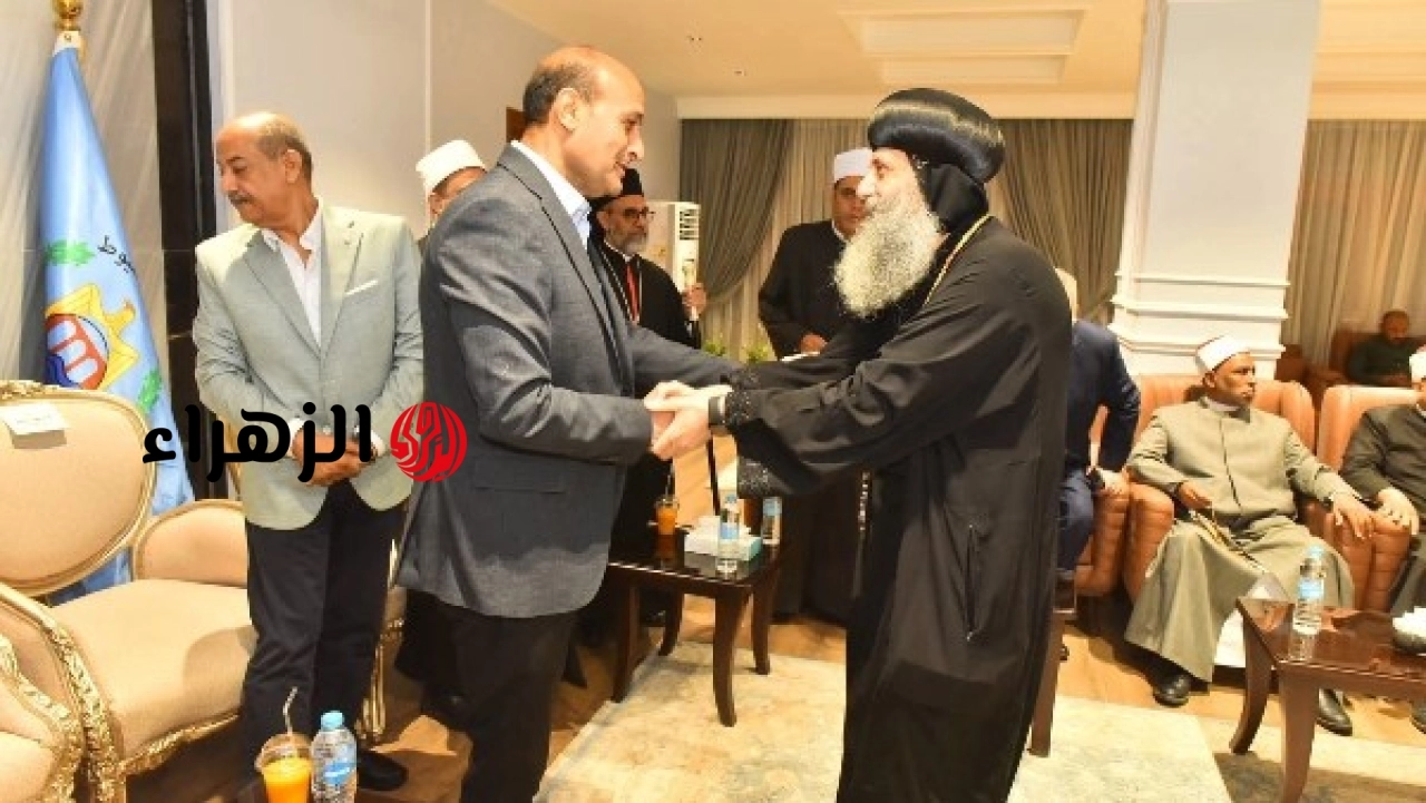 محافظ أسيوط يتلقى تهنئة بعيد الأضحى من الأنبا بيجول