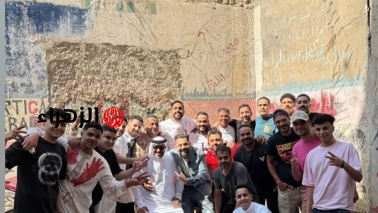 محمود كهربا يذبح أضحية العيد وسط أهالي منطقة مصر القديمة صور