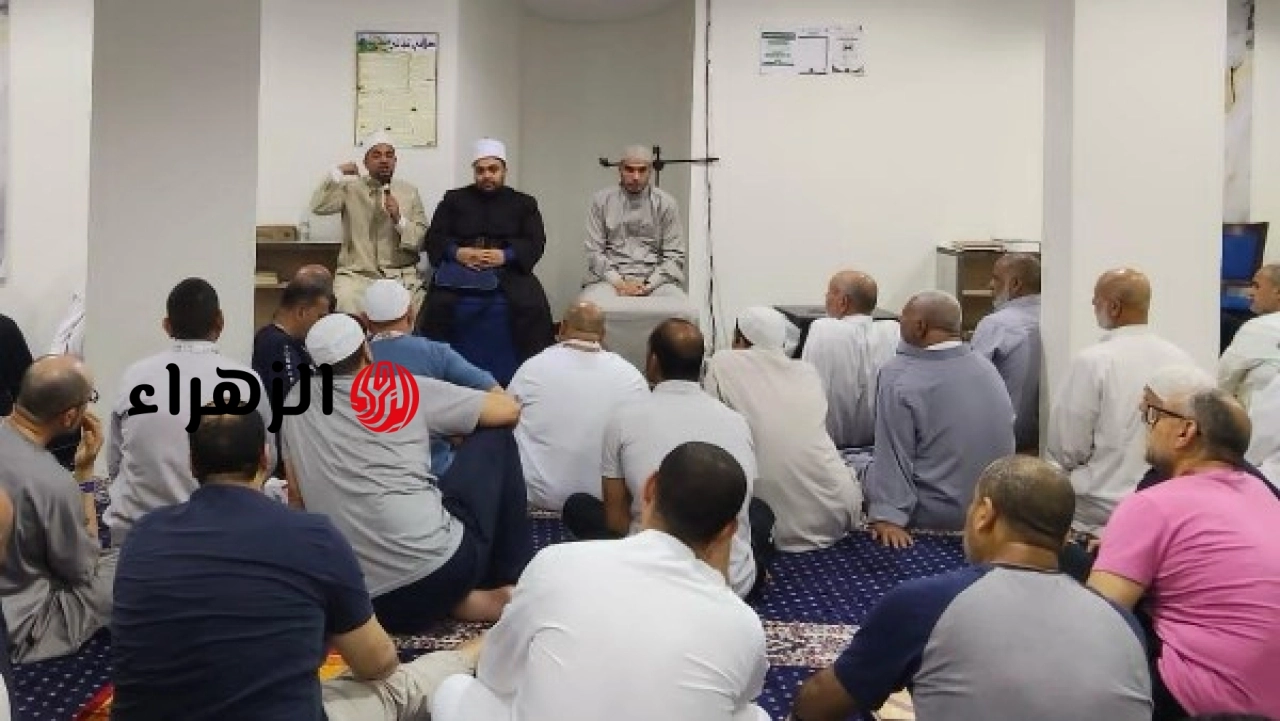 وزارة السياحة تكثف الندوات التوعوية لحجاج السياحة بمشاركة كبار الدعاة